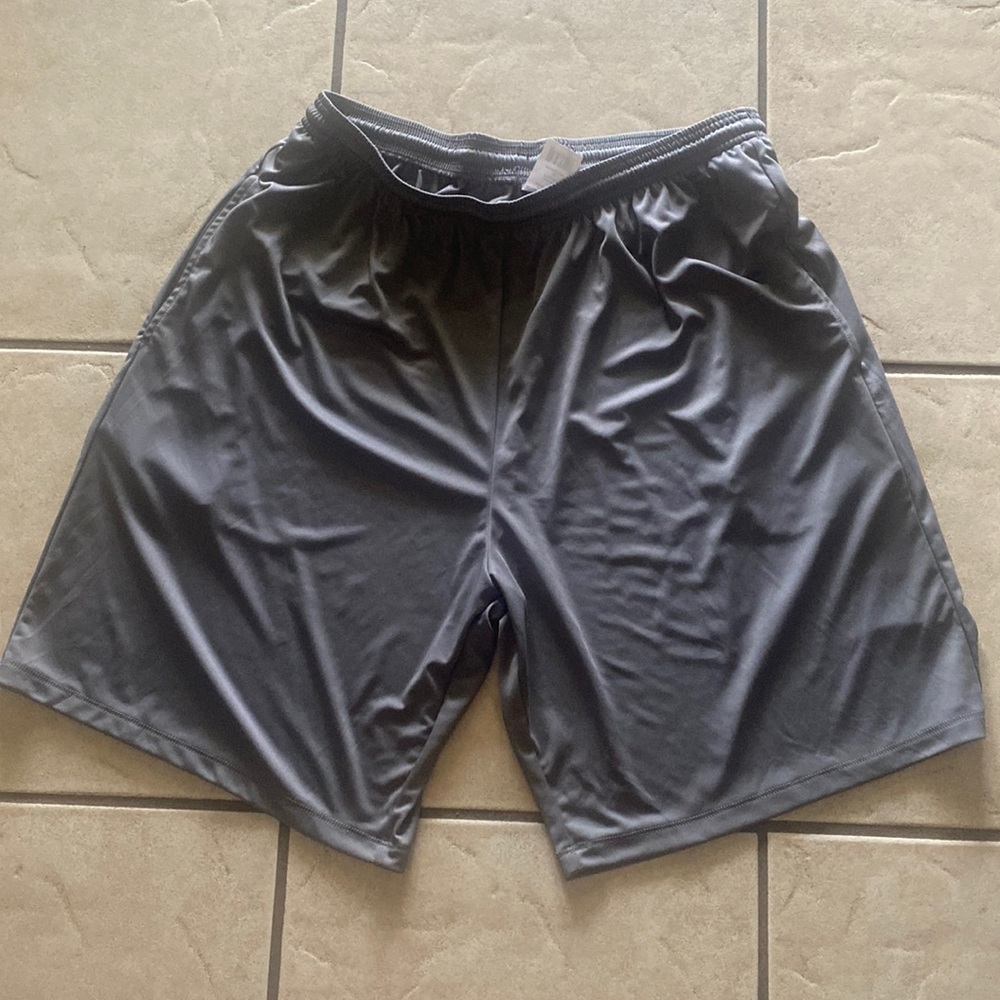 A4 pocketed gray mens XL SHORTS